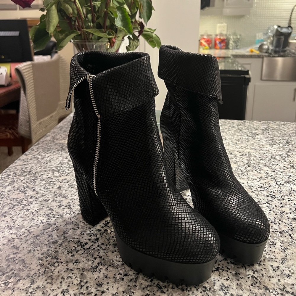 *Brand New * Fashion Nova Demolition Booties, Women’s Size 10
